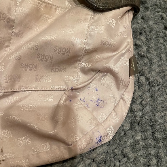 Michael Kors Signature Tote with chain handles - Picture 7 of 10